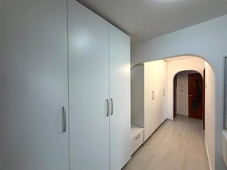 Apartament cu 3 camere decomandat în Rogerius