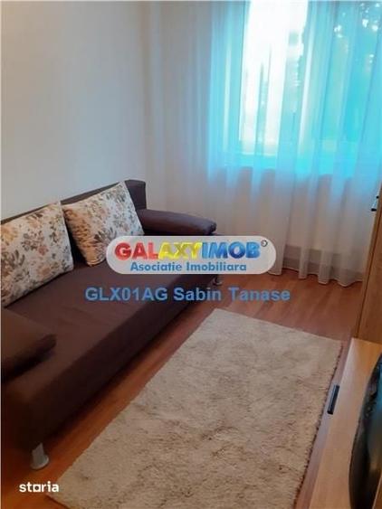 Apartament cu 3 camere decomandat în Calea București