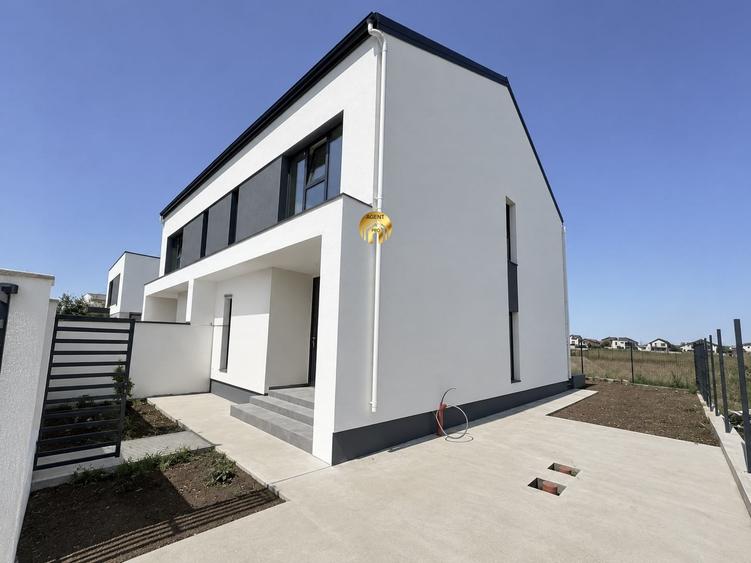 Casă cu 5 camere cu Teren 300 Mp în Otopeni