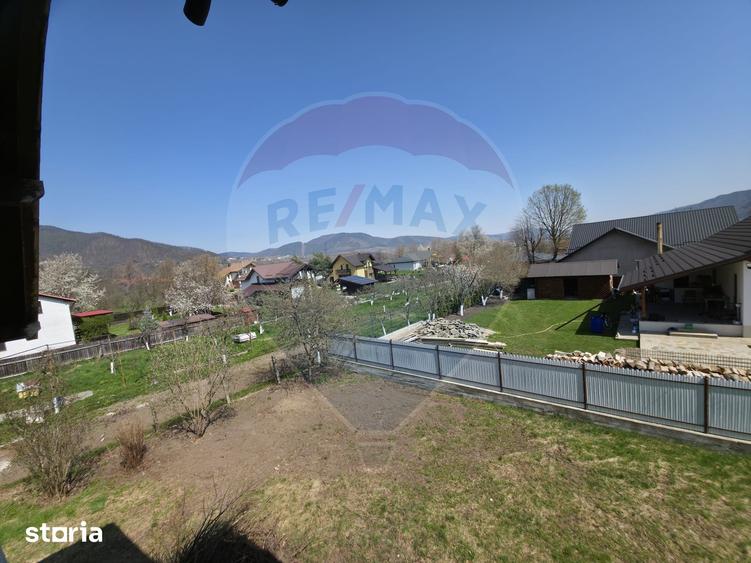 Casă cu 6 camere cu Teren 1680 Mp în Alexandru cel Bun