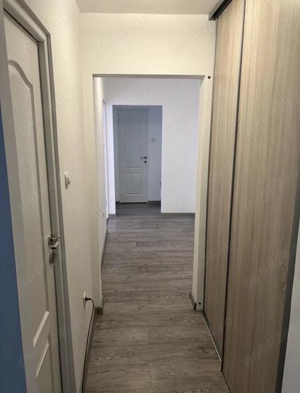 Apartament cu 3 camere decomandat în Iosia