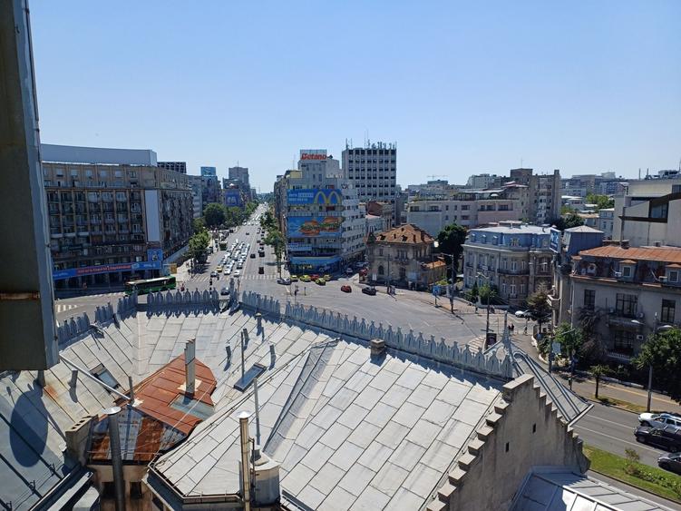 Garsonieră decomandată în Romană