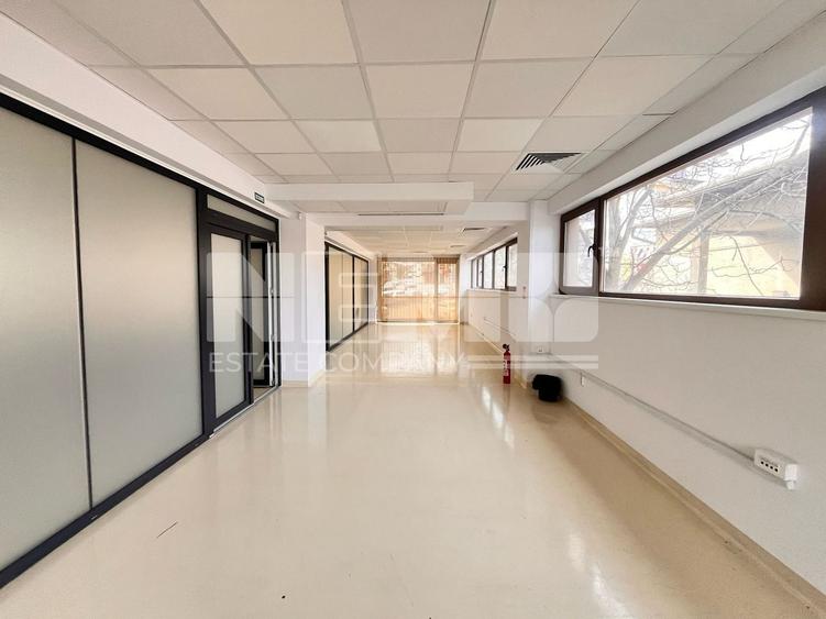 Birou, de 170 mp, în Central