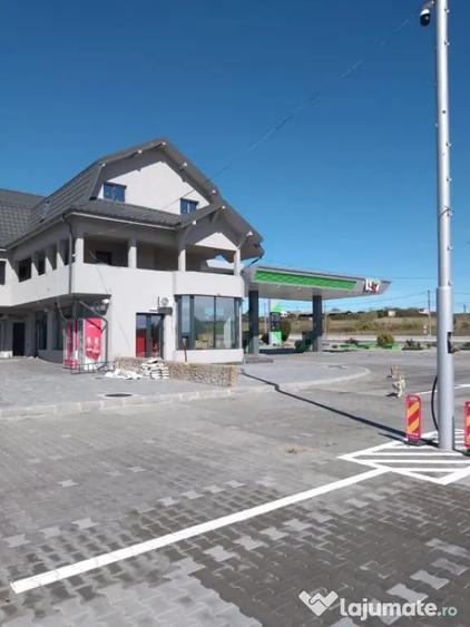 Spațiu comercial, de 240 mp, în Brădești
