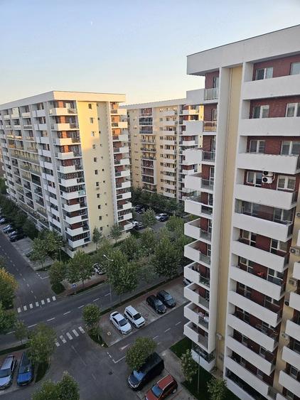 Apartament cu 2 camere decomandat în Apărătorii Patriei