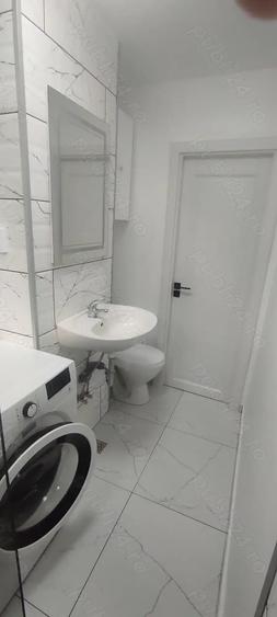 Apartament cu 2 camere semidecomandat în Moroasa 1