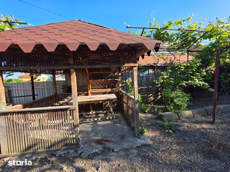 Casă cu 2 camere cu Teren 580 Mp în Central
