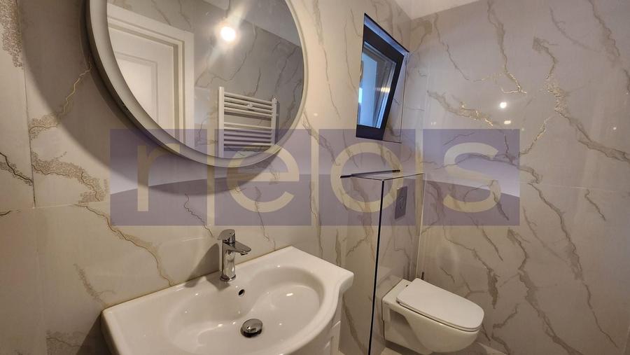Casă individuală cu 6 camere cu Canalizare în Străulești