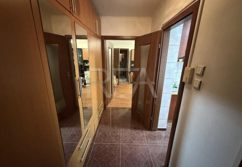 Apartament cu 3 camere semidecomandat, mobilat în Drumul Taberei