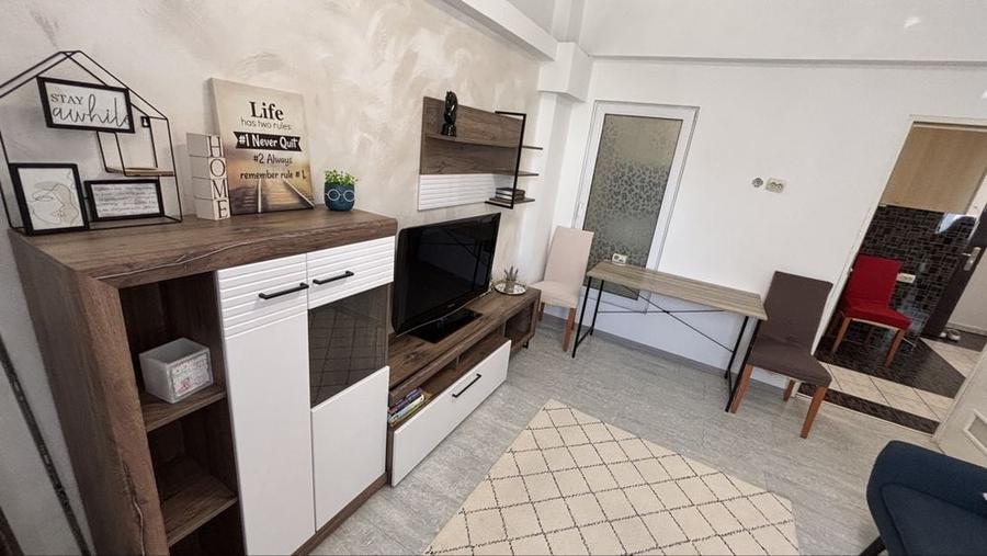 Apartament cu 2 camere decomandat în Central