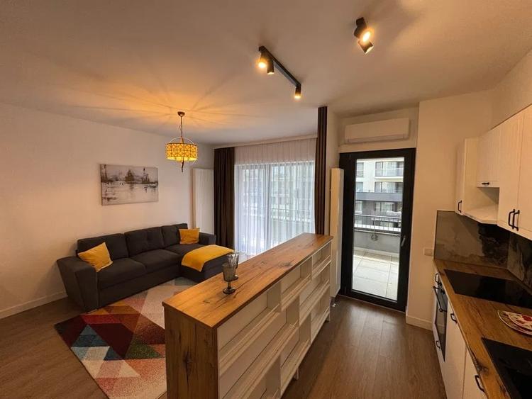 Apartament cu 2 camere decomandat, mobilat în Baza 3