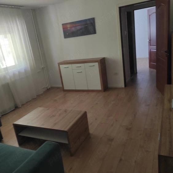 Apartament cu 2 camere semidecomandat în Remetea Mare