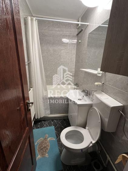 Garsonieră decomandată, mobilată în Central