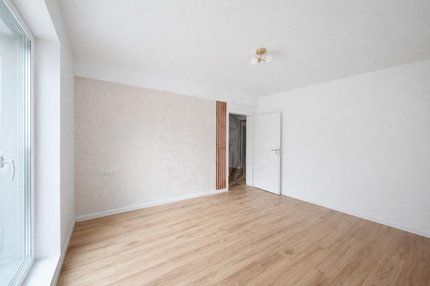 Apartament cu 3 camere decomandat, mobilat în Malu Roșu