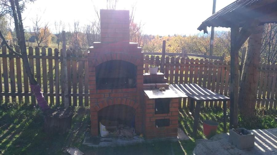 Casă cu 2 camere în Dealu Negru