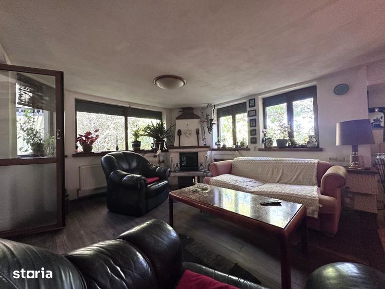 Vanzare casa in Pucioasa, Dambovi?a - 4 camere - teren 5.808 mp - 8