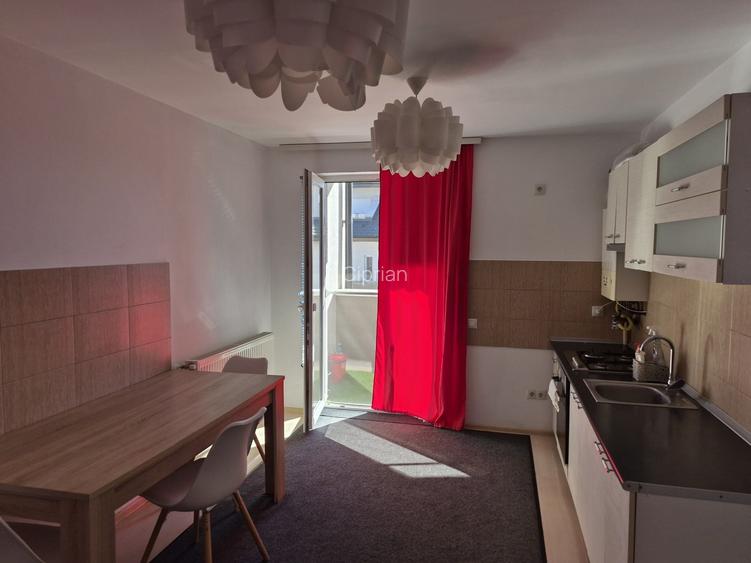 Proprietar inchiriez apartament decomandat,lift ,utilat si mobilat,loc parcare