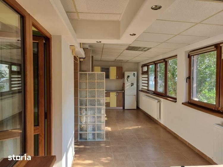 Apartament cu 3 camere în Mioriței