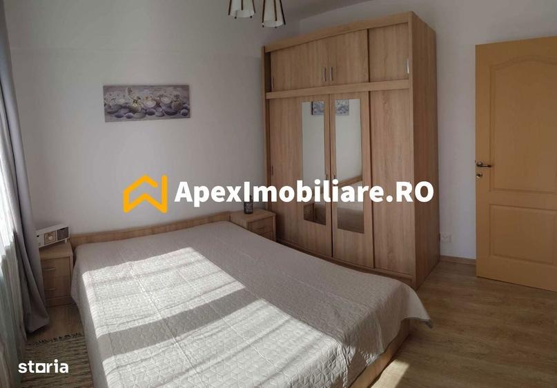 Apartament cu 3 camere semidecomandat în Calea Victoriei