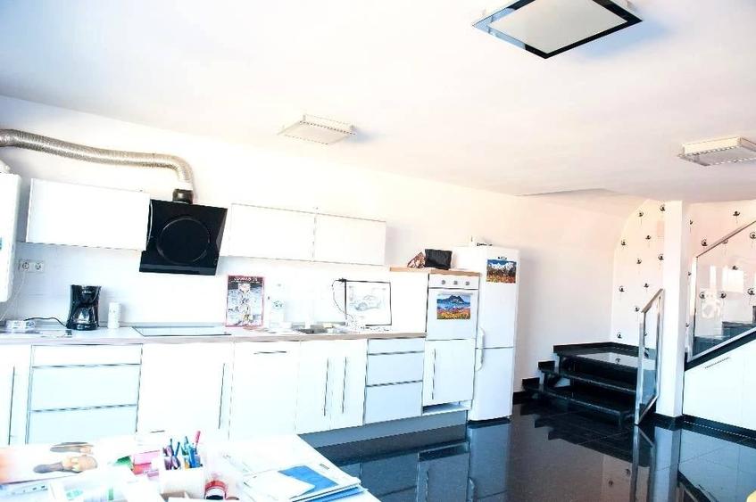 Apartament cu 3 camere în Andrei Mureșanu