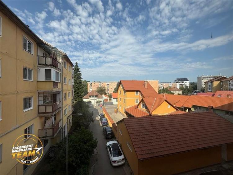 Apartament cu 2 camere decomandat, mobilat în Lenin