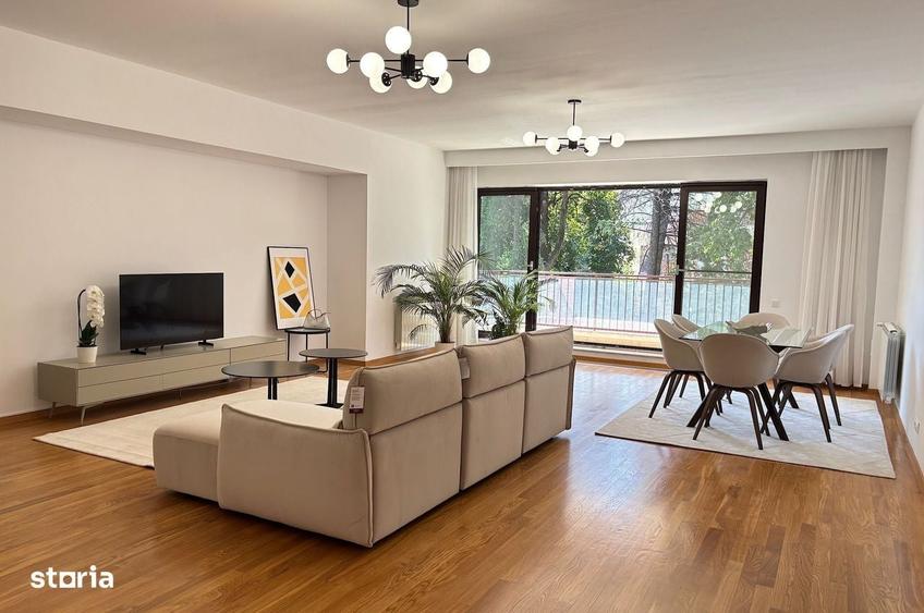 Apartament cu 4 camere în Grozești