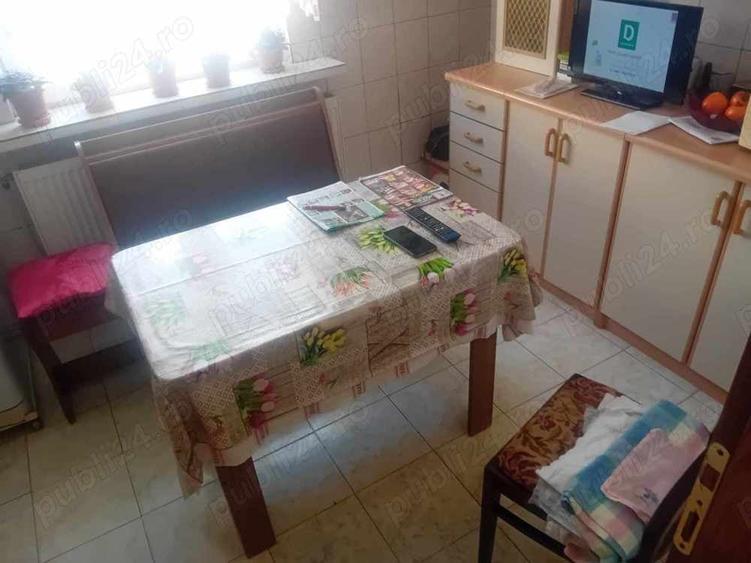 Apartament cu 3 camere decomandat în Dărmănești