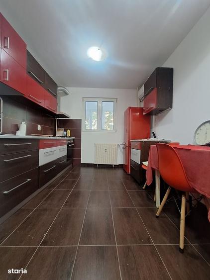 Apartament cu 3 camere decomandat în Crângași