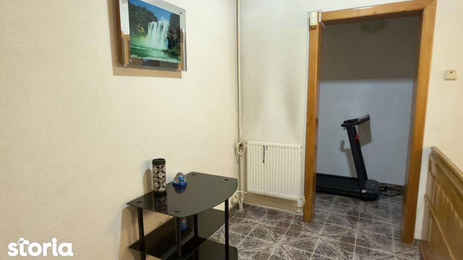 Apartament cu 5 camere decomandat, mobilat în Militari