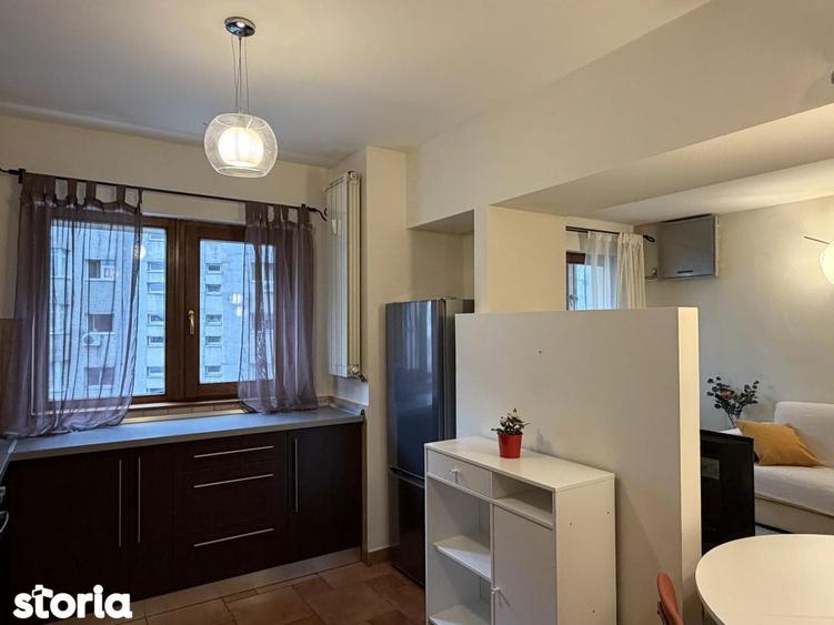 Apartament cu 2 camere semidecomandat în Grivița