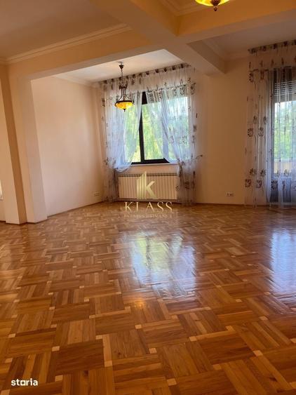 Casă cu 4 camere în Central
