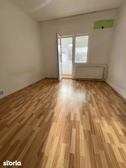Casă cu 2 camere semidecomandat cu Canalizare în Unirii