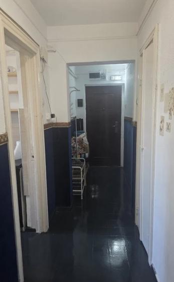 Apartament cu 2 camere decomandat în Hala Centrală
