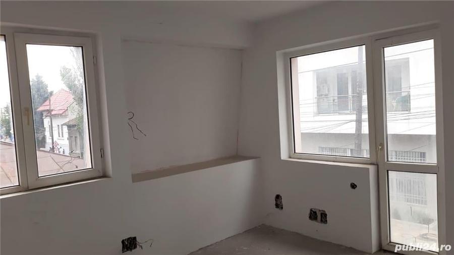 Casă cu 6 camere cu Teren 300 Mp în Central