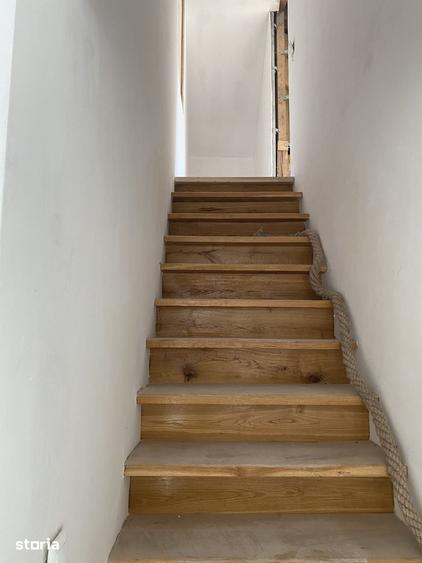 Casă cu 4 camere cu Teren 400 Mp în Central