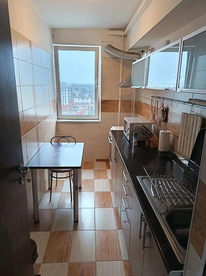 Apartament cu 4 camere decomandat în Gara de Nord