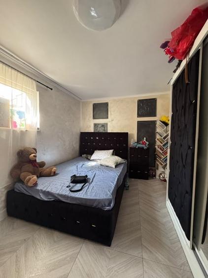 Casă individuală cu 7 camere cu Canalizare în Rahova