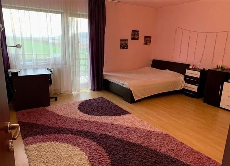 Casă individuală cu 4 camere cu Canalizare în Hărman