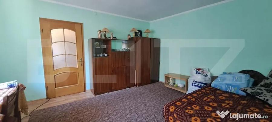 Casă cu 6 camere cu Teren 5500 Mp în Gura Văii