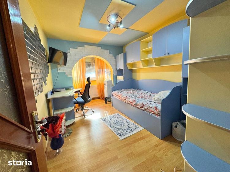 Apartament cu 3 camere decomandat în Mioriței