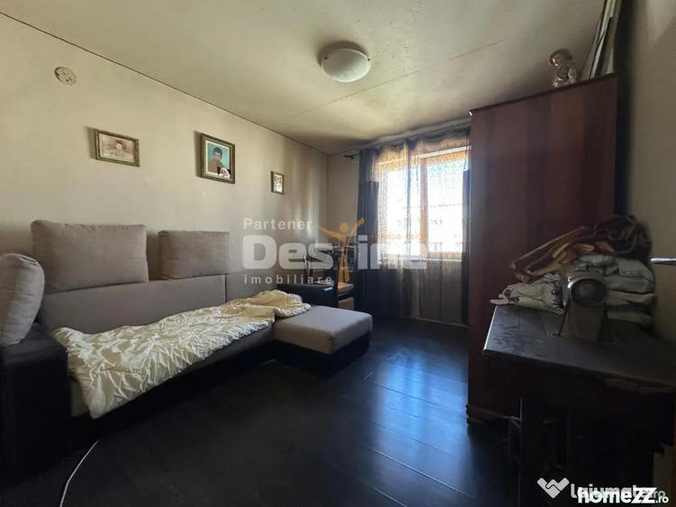 Apartament cu 3 camere decomandat, mobilat în Vitan