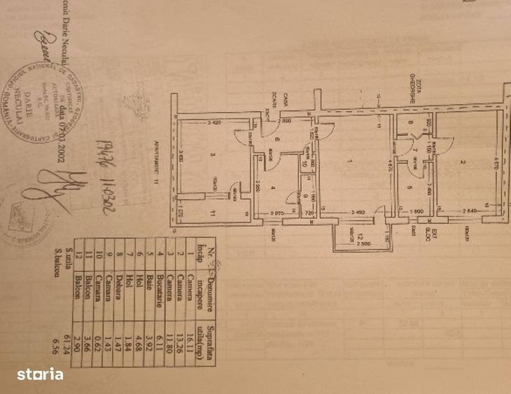 Apartament cu 3 camere semidecomandat în Cornișa