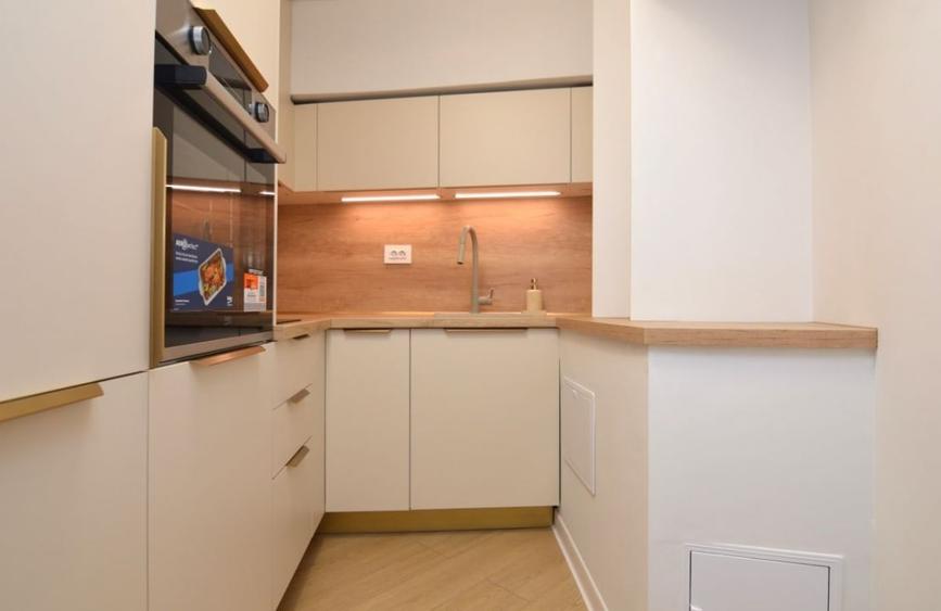 Apartament cu 3 camere decomandat, mobilat în Unirii
