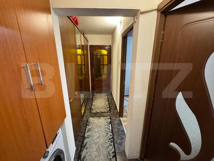 Apartament cu 3 camere decomandat, mobilat în Valea Rosie