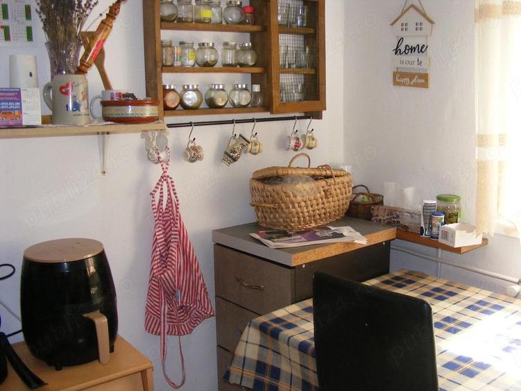 Garsonieră decomandată în Rogerius
