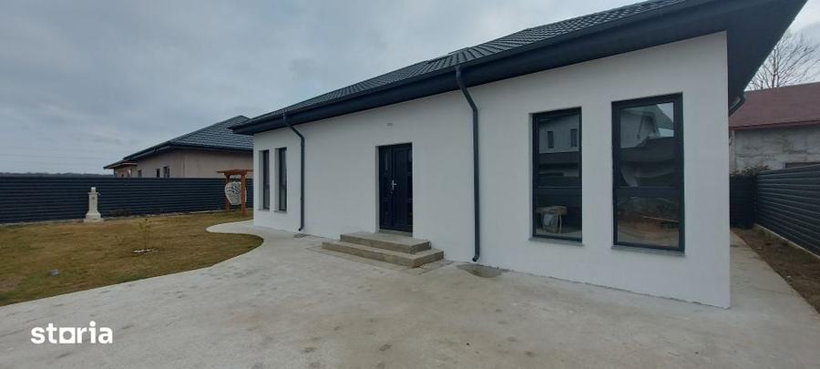 Casă cu 4 camere cu Teren 428 Mp în Periș