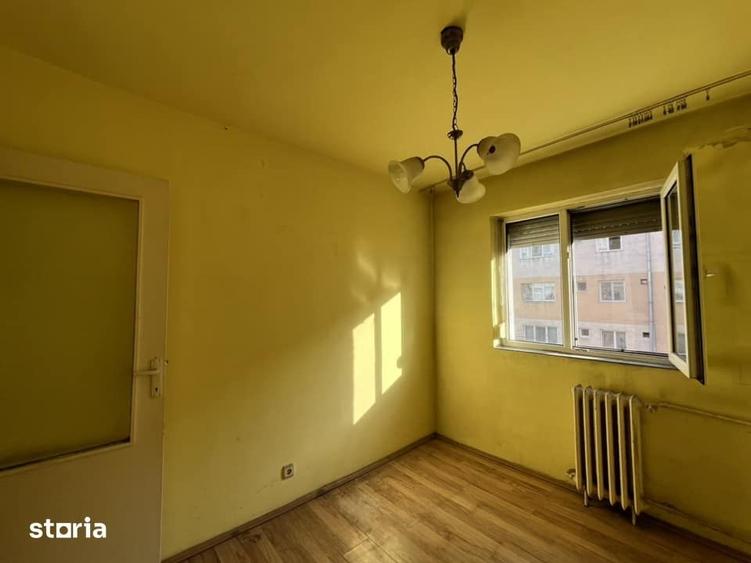 Apartament cu 3 camere decomandat în Decebal