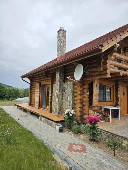 Casă cu 3 camere cu Teren 3042 Mp în Vale