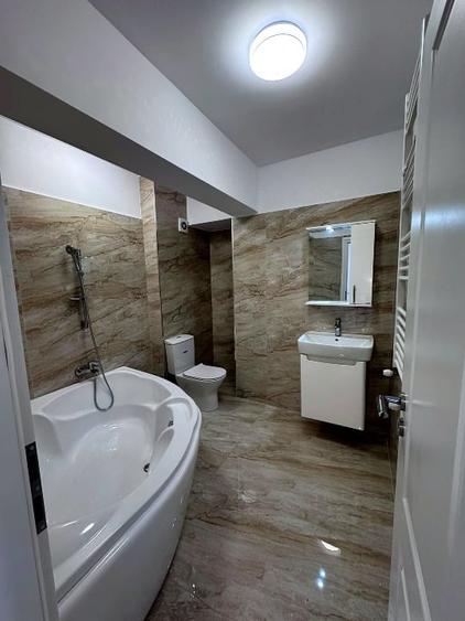 Apartament cu 3 camere decomandat, mobilat în Parcul Carol