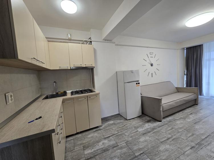 Apartament cu 2 camere semidecomandat, mobilat în Primo